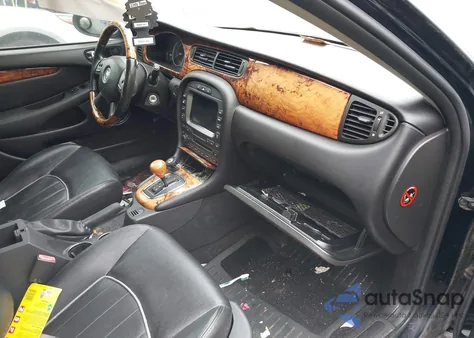 2006 Jaguar X-Type 3.0 z USA, uszkodzony, nr VIN SAJWA51A76WE96291